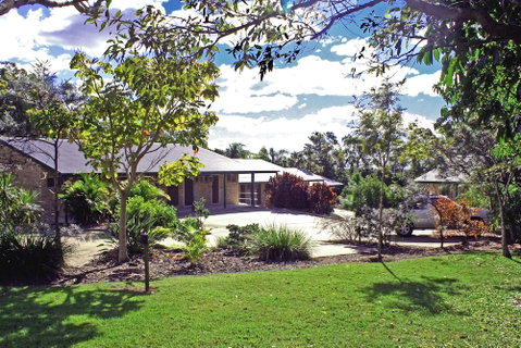 Emeraldene Inn & Eco-Lodge - Sydneys Hotel 3