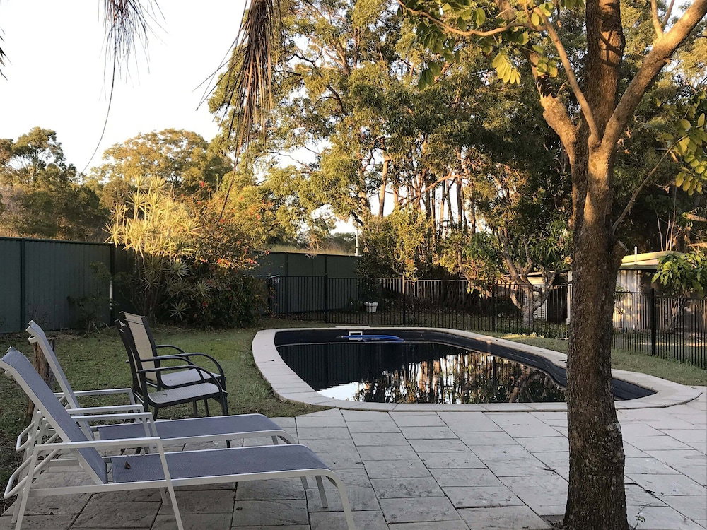 Urraween QLD Sydneys Hotel