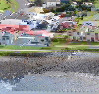 Stanley Village Waterfront Accommodation - Sydneys Hotel