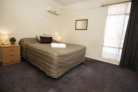 Kalgoorlie Overland Motel - Sydneys Hotel 5
