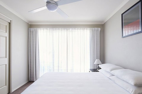 Pinnacle Apartments - Sydneys Hotel 3