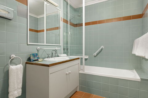 Quest Waterfront Serviced Apartments - Sydneys Hotel 6