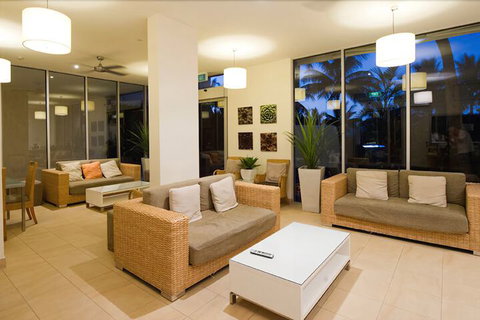 Whitsunday Apartments - Sydneys Hotel 7