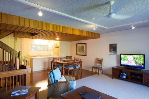 Palm Court Noosa - Sydneys Hotel 7