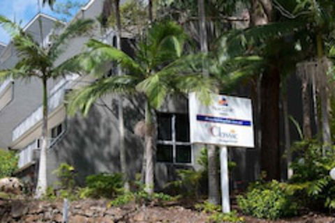 Palm Court Noosa - Sydneys Hotel 0