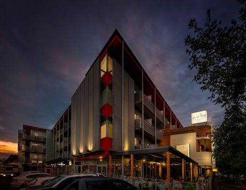 Punthill Essendon - Sydneys Hotel 1