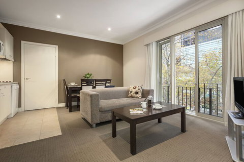 Quest On Lonsdale - Sydneys Hotel 5