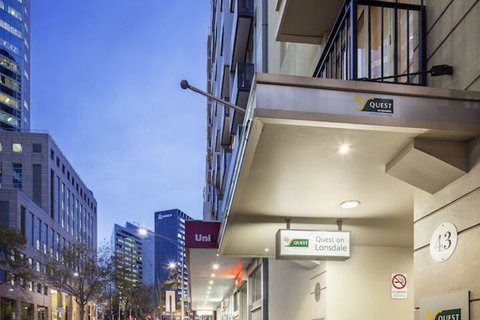 Quest On Lonsdale - Sydneys Hotel 1