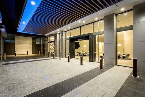 Paradise Centre Apartments - Sydneys Hotel 1
