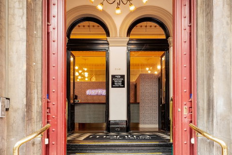 Mantra City Central - Sydneys Hotel 1