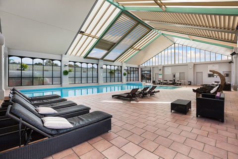 All Seasons Resort - Sydneys Hotel 3