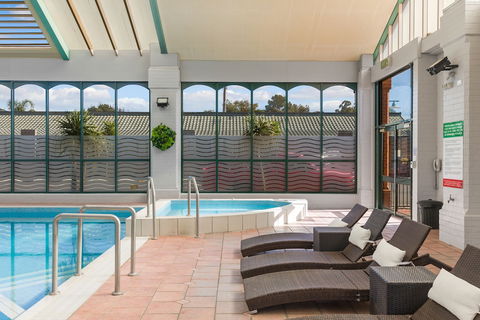 All Seasons Resort - Sydneys Hotel 5