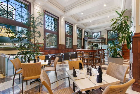 Batmanâ€™s Hill On Collins - Sydneys Hotel 1