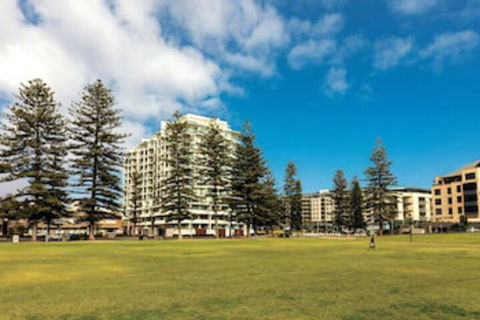 Oaks Glenelg Liberty Suites - Sydneys Hotel 0