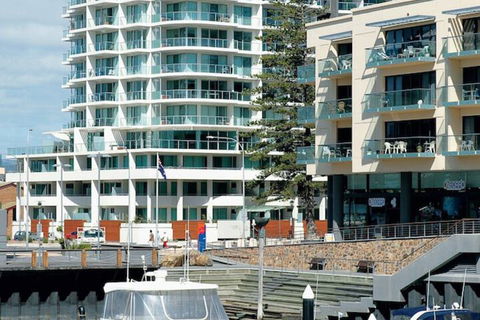 Oaks Glenelg Liberty Suites - Sydneys Hotel 5