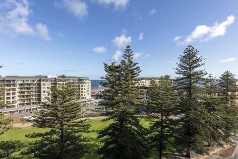 Oaks Glenelg Liberty Suites - Sydneys Hotel 6