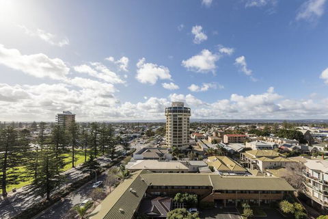 Oaks Glenelg Liberty Suites - Sydneys Hotel 3