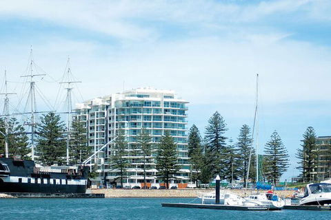 Oaks Glenelg Liberty Suites - Sydneys Hotel 2