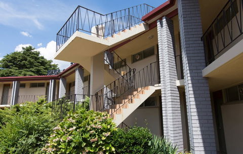 Alpine Motor Inn - Sydneys Hotel 0