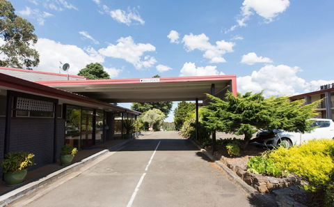 Alpine Motor Inn - Sydneys Hotel 1