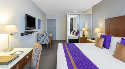 Park Regis Griffin Suites - Sydneys Hotel 3