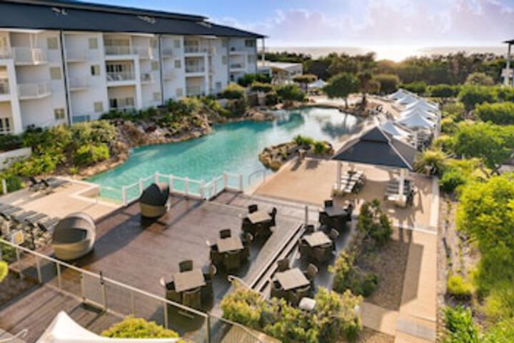 Sydneys Hotel