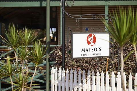 Moonlight Bay Suites - Sydneys Hotel 4