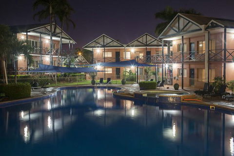 Moonlight Bay Suites - Sydneys Hotel 6