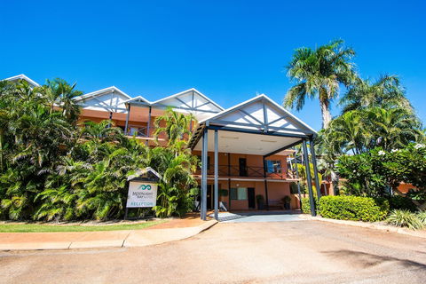 Bayside Holiday Apartments - Sydneys Hotel 1