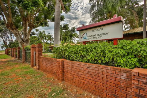 Bayside Holiday Apartments - Sydneys Hotel 0