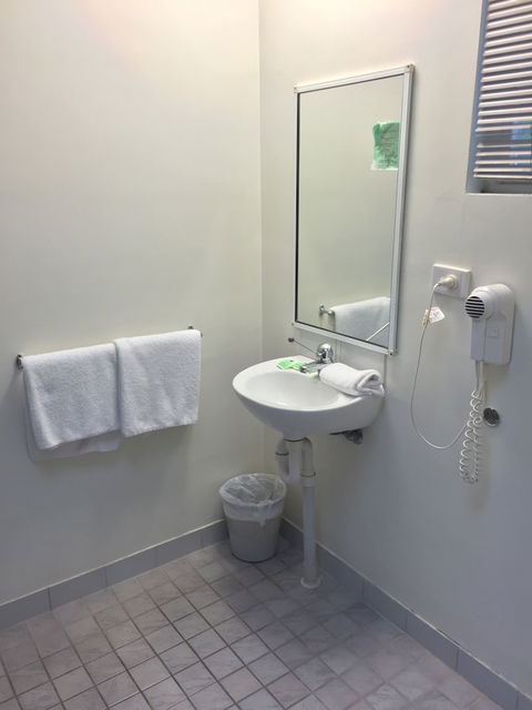 Value Inn - Sydneys Hotel 4
