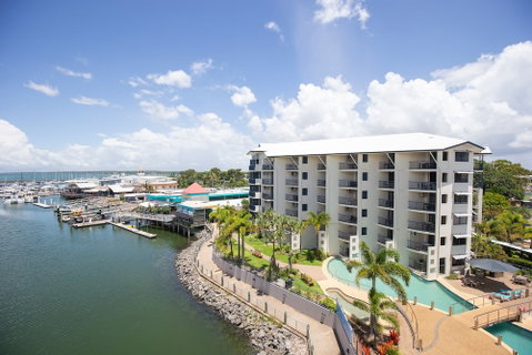 Mantra Hervey Bay - Sydneys Hotel 3