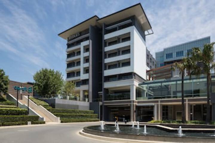 Sydneys Hotel