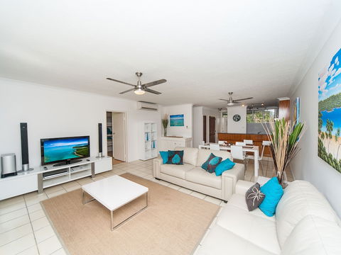 Hamilton Island Holiday Homes - Sydneys Hotel 6