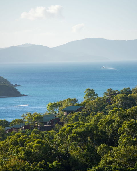 Hamilton Island Holiday Homes - Sydneys Hotel 0