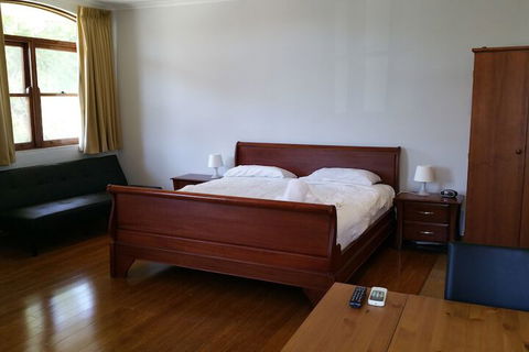 Adelaide House Apartments Fremantle - Sydneys Hotel 4