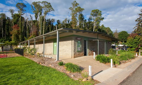 Marysville Holiday Park - Sydneys Hotel 1