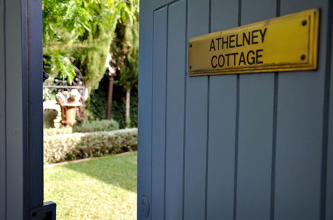 Athelney Cottage - Sydneys Hotel 5