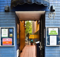 Blue Parrot Backpackers - Sydneys Hotel