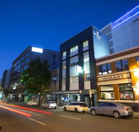 Hobart Central YHA - Sydneys Hotel