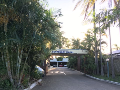 Centenary Motor Inn - Sydneys Hotel 1