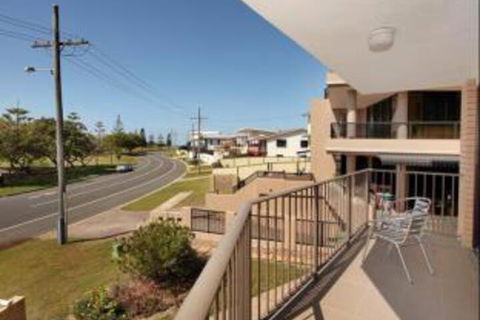 Pacific 1 / 103 - Sydneys Hotel 1
