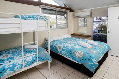 The Palms Hervey Bay - Sydneys Hotel 7