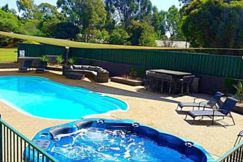 Early Settlers Motel Tocumwal - Sydneys Hotel 3
