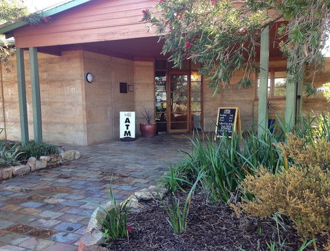 Bremer Bay Resort - Sydneys Hotel 1