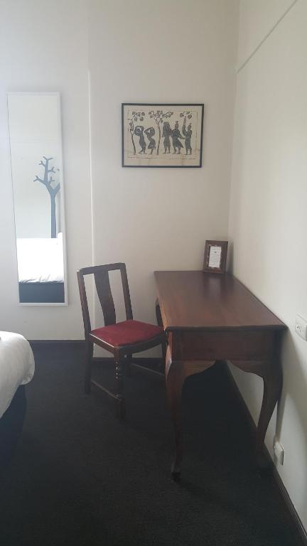 Fish Creek Hotel - Sydneys Hotel 3