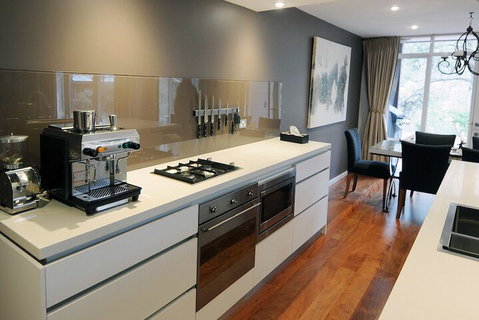 Treehouse - Sydneys Hotel 2