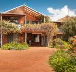 Rainbow House - Sydneys Hotel