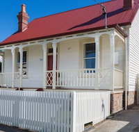 Brampton Cottage - Sydneys Hotel
