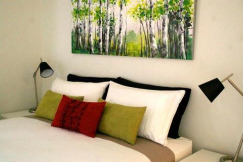 Barker Road - Sydneys Hotel 7